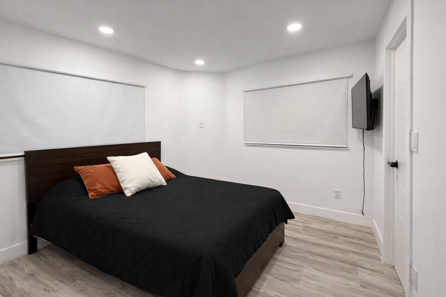 North Miami Two-Bedroom Apartment in North Miami, photo 3